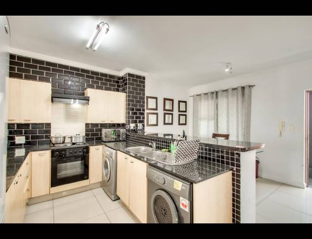 2 BEDROOM APARTMENT FOR SALE IN SANDTON CBD